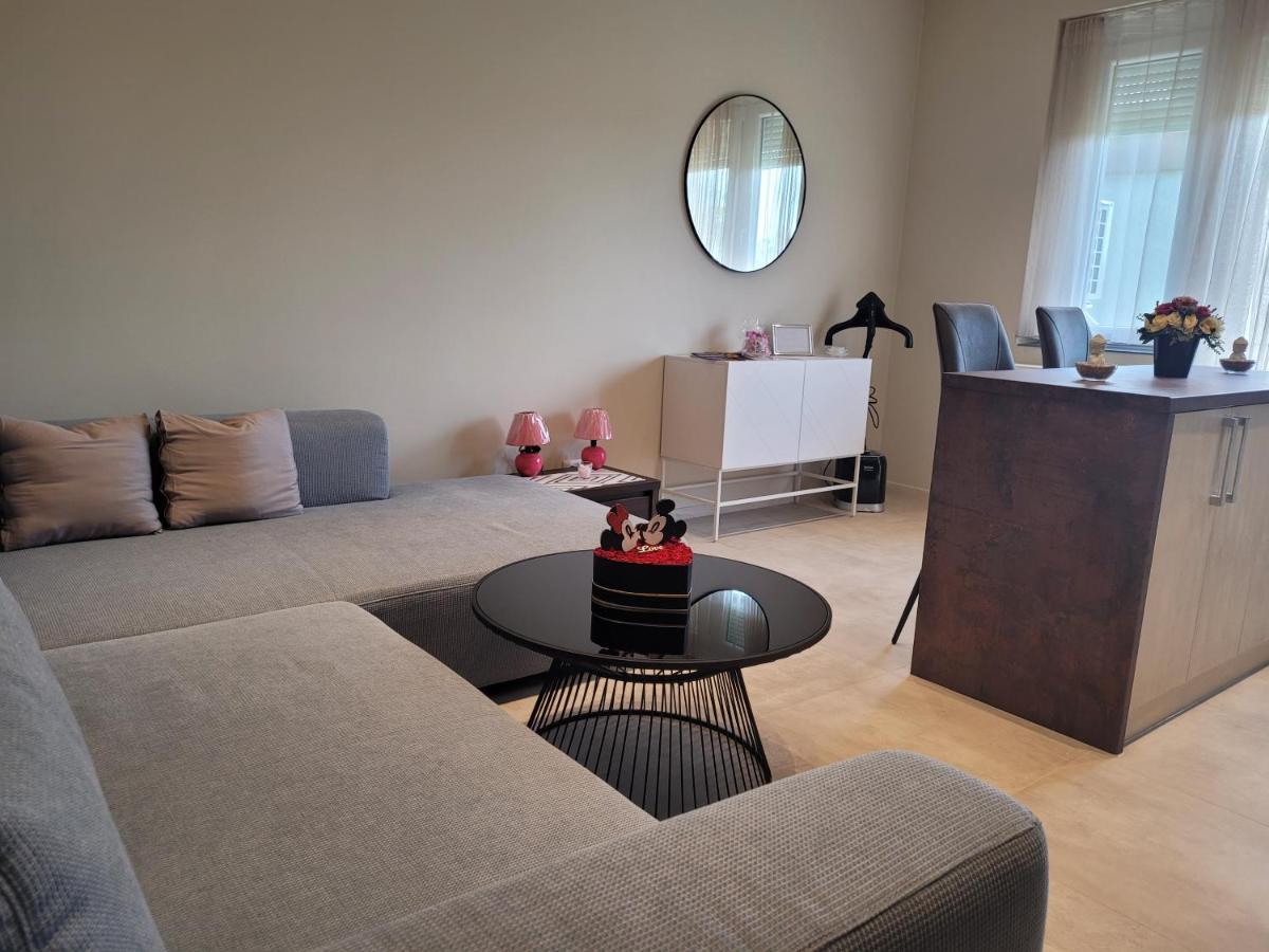 Lara II Apartman Дебрецен Экстерьер фото